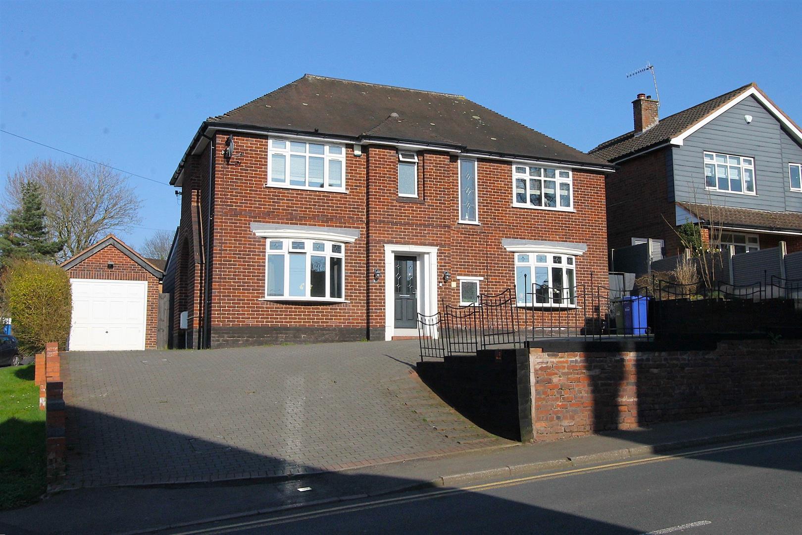 4 bed property in Chawn Hill, Stourbridge